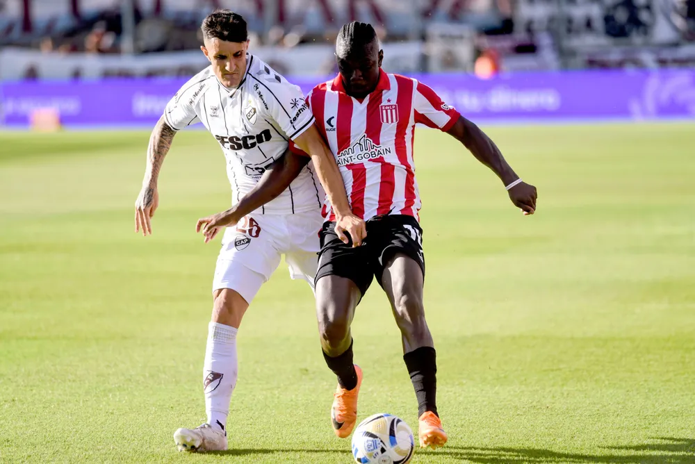 juan-ignacio-saborido-edwuin-cetre-estudiantes-platense.jpg_493127408