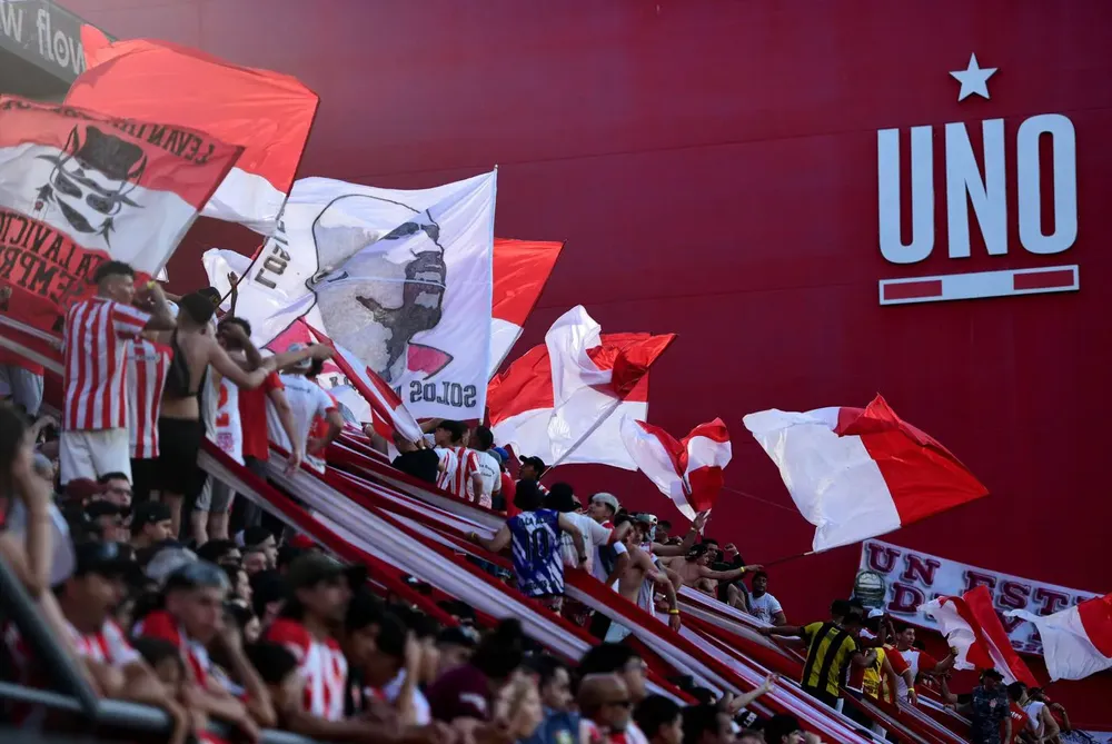 estudiantes-instituto-hinchada-estadio-uno-3-veronjpg